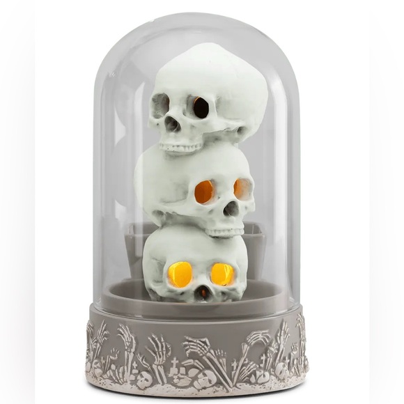 NEW SCENTSY FORSAKEN WARMER